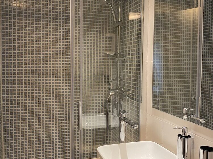 پانسیون Granada Suites By Olala Homes