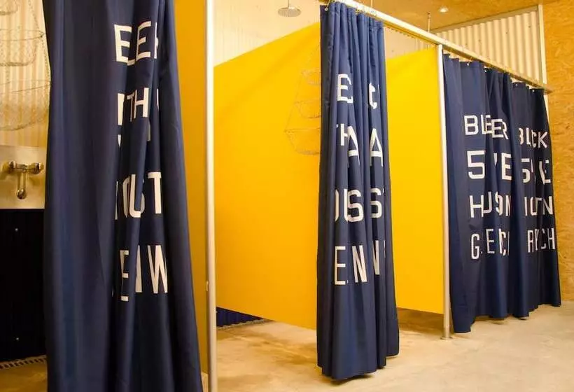 ホテル Basecamp Bonn