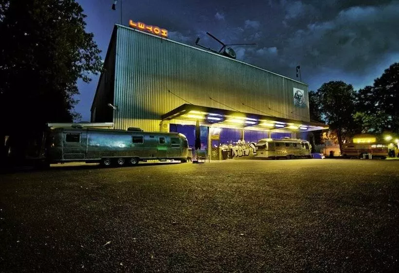 ホテル Basecamp Bonn