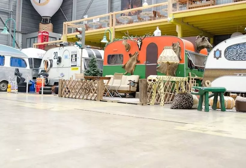 ホテル Basecamp Bonn