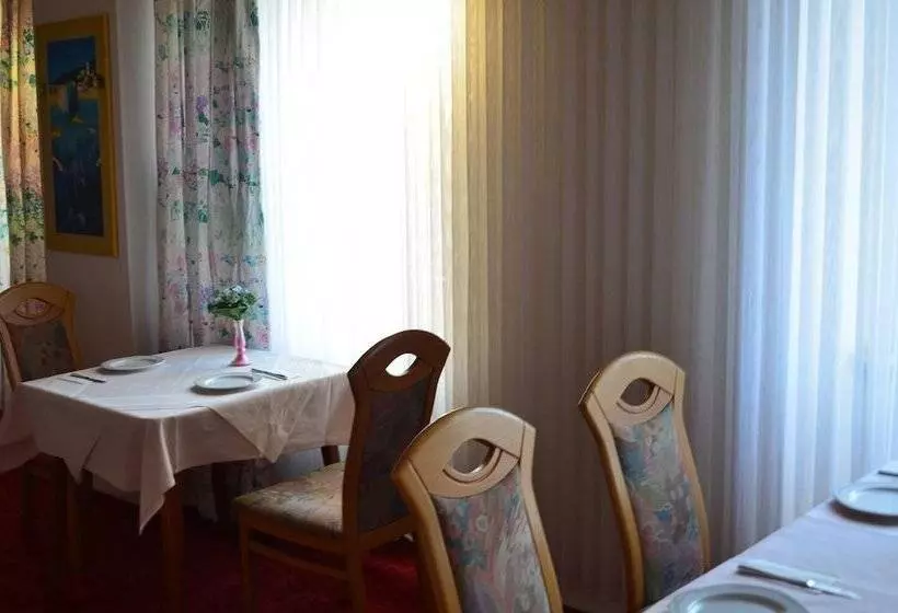 Hotelli Drei Schweizer