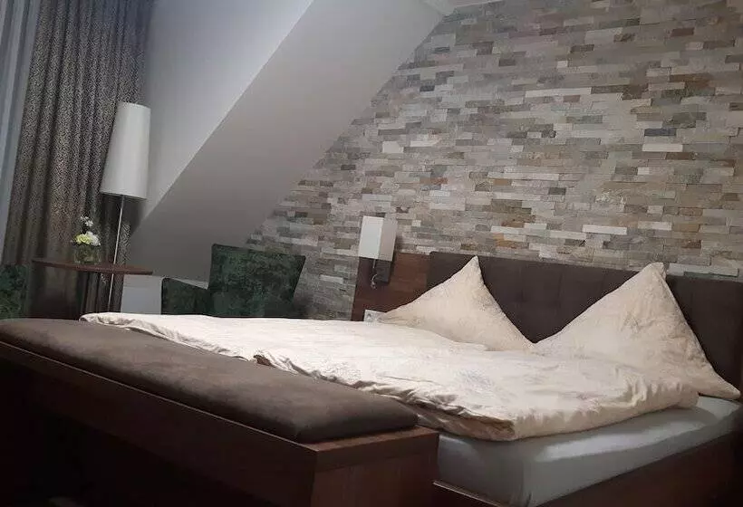 Hotelli Dreyer Garni