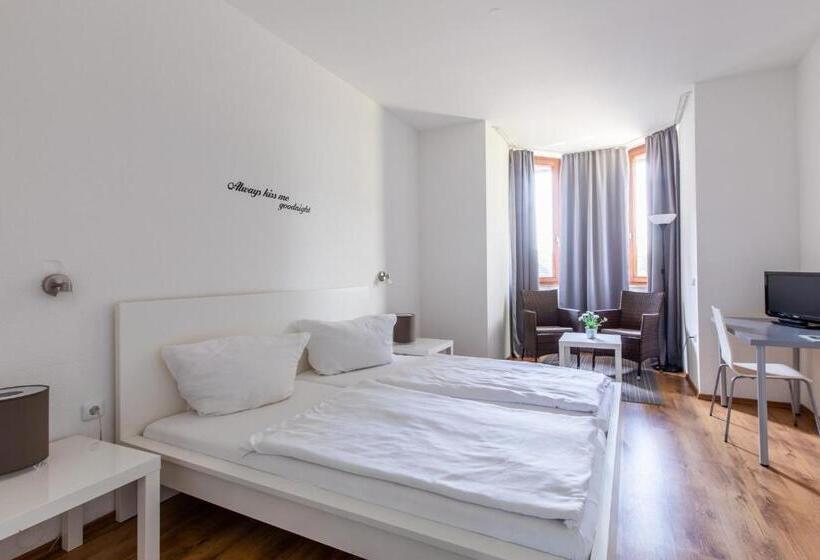 酒店 Garni Zum Dorfbrunnen