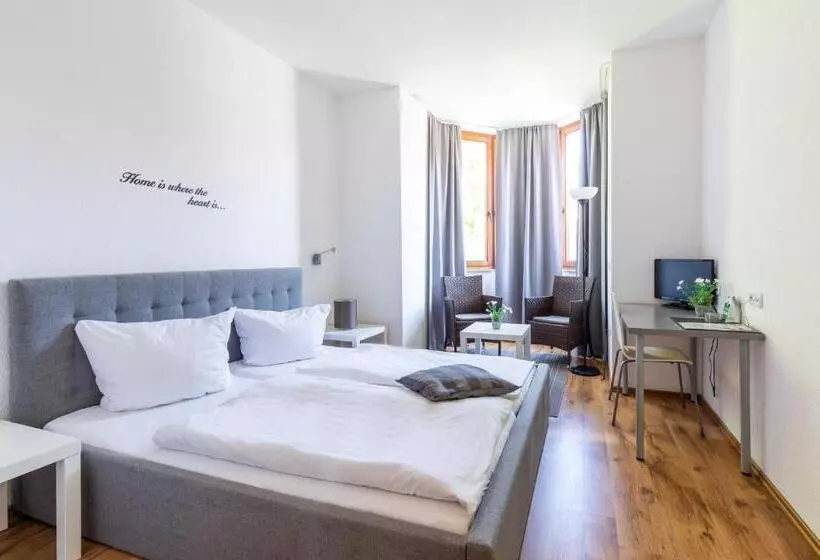 Hotelli Garni Zum Dorfbrunnen