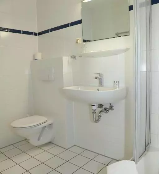 Hotelli Smart Hostel By Landgasthof Velber 24h7d