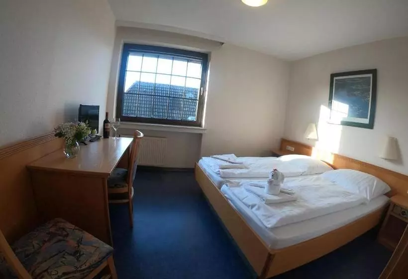 Hotelli Smart Hostel By Landgasthof Velber 24h7d