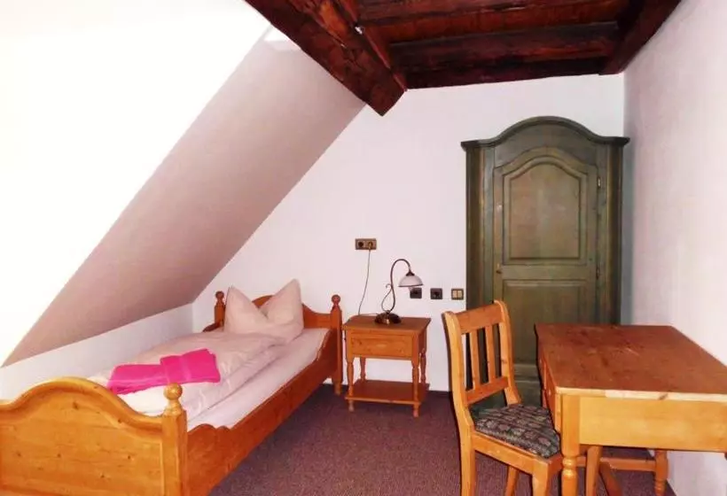 Hotelli Thüringer Hof Hildburghausen