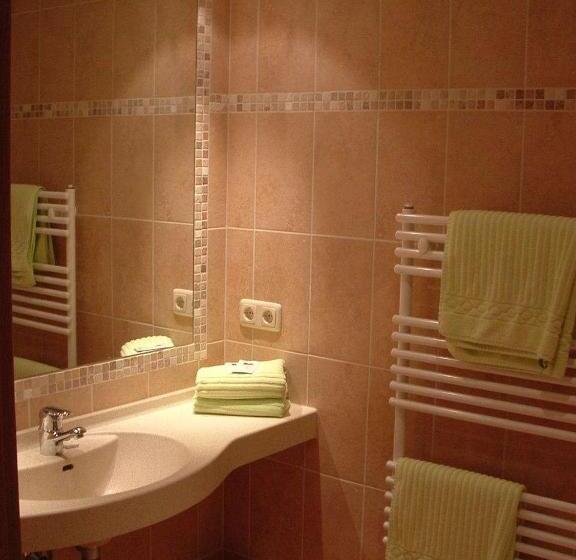 Отель Und Gasthof Dreibeiniger Hund