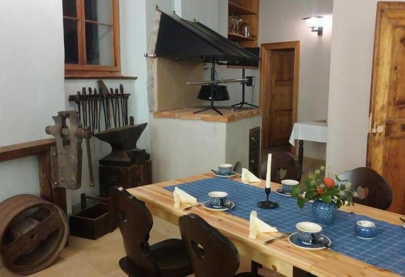 Отель Und Gasthof Dreibeiniger Hund