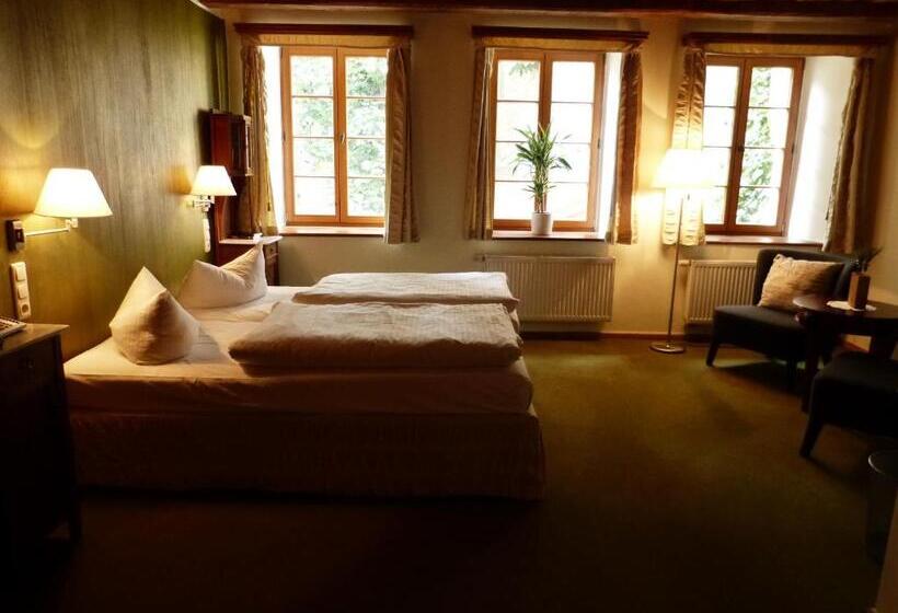 Отель Und Gasthof Dreibeiniger Hund