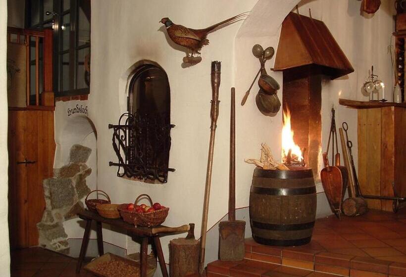 Отель Und Gasthof Dreibeiniger Hund