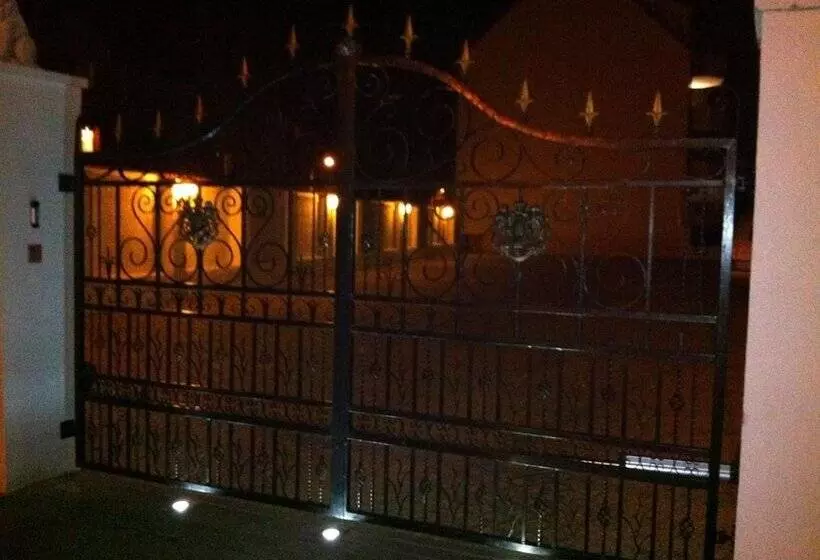 Hotelli Zum Goldenen Löwen