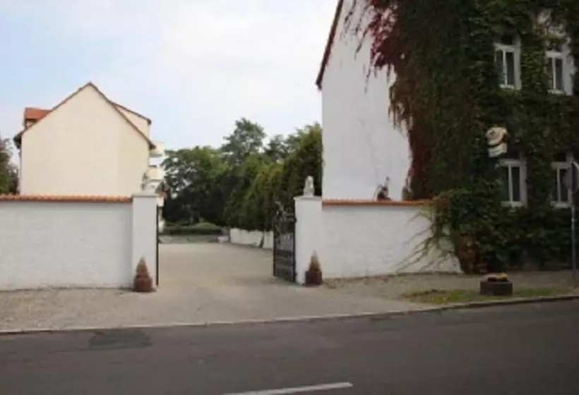 Hotelli Zum Goldenen Löwen