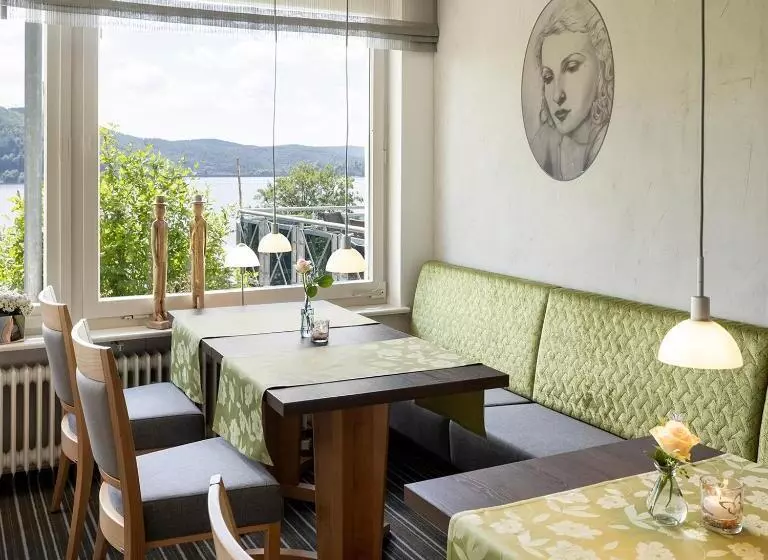 Plusnaturhotel Direkt Am Ederseeufer Waldhotel Wiesemann Und Ferienapartments