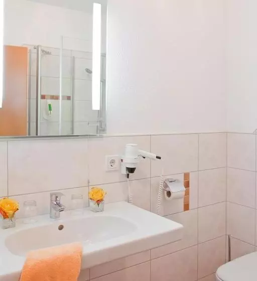 Plusnaturhotel Direkt Am Ederseeufer Waldhotel Wiesemann Und Ferienapartments