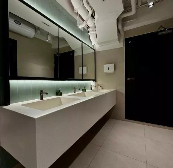 ユースホステル Jyu Capsule