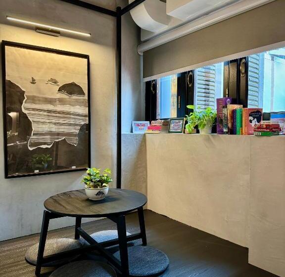 هاستل Jyu Capsule