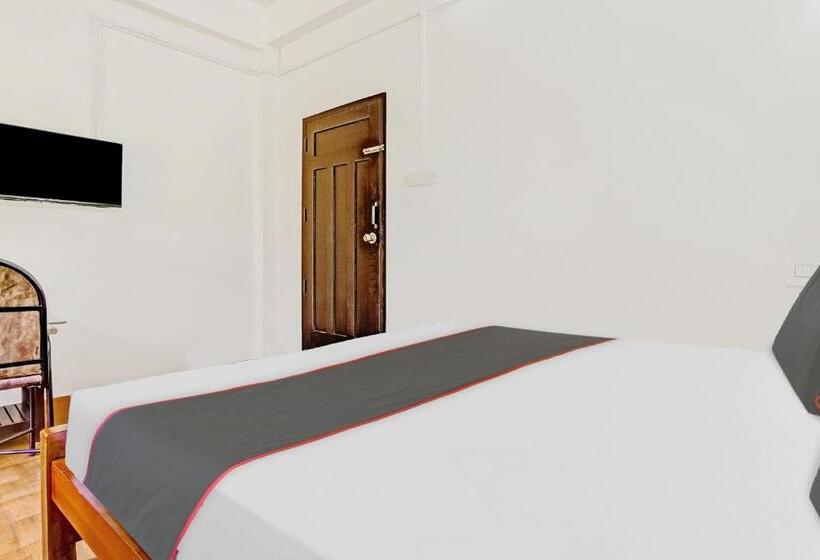 בית מלון כפרי Collection O Royal Tourist Home