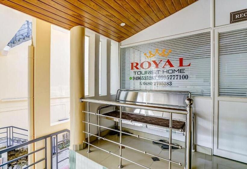 בית מלון כפרי Collection O Royal Tourist Home