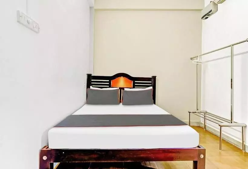 Hotelli Collection O Royal Tourist Home