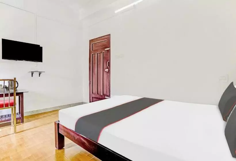 Hotelli Collection O Royal Tourist Home