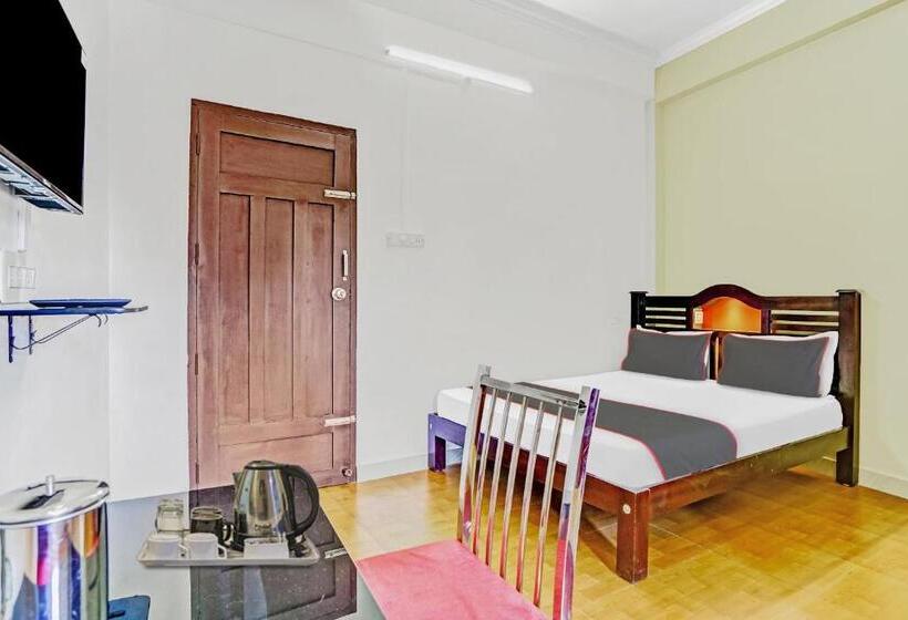 فندق Collection O Royal Tourist Home