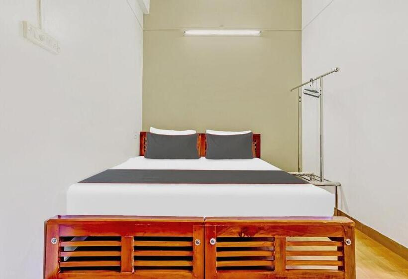 בית מלון כפרי Collection O Royal Tourist Home