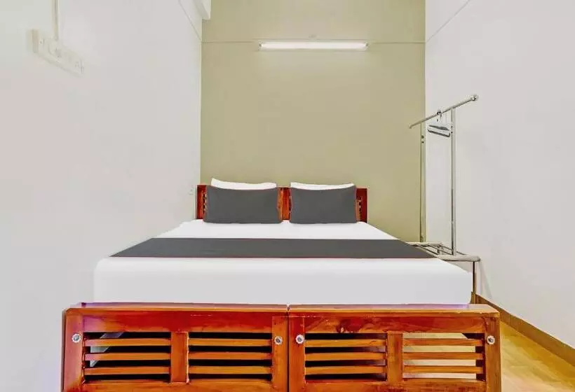 Hotelli Collection O Royal Tourist Home