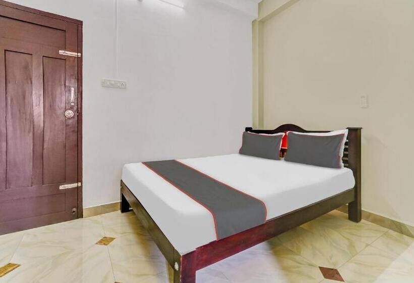 בית מלון כפרי Collection O Royal Tourist Home