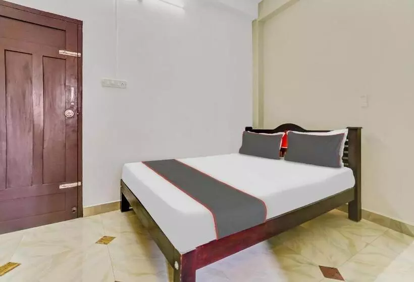 Hotelli Collection O Royal Tourist Home
