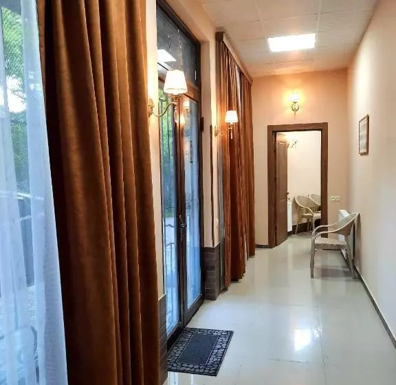 پانسیون Guest House N&n