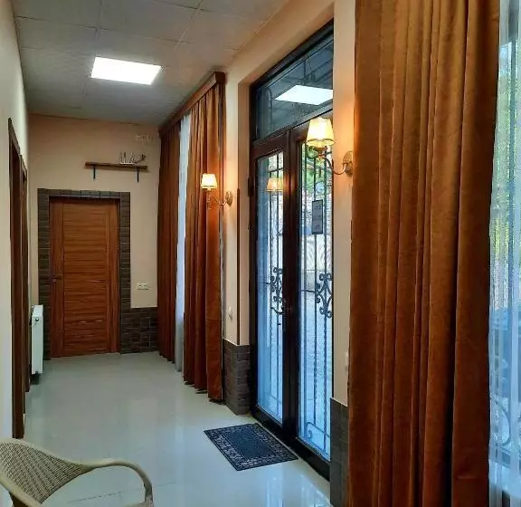 پانسیون Guest House N&n