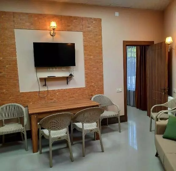 پانسیون Guest House N&n