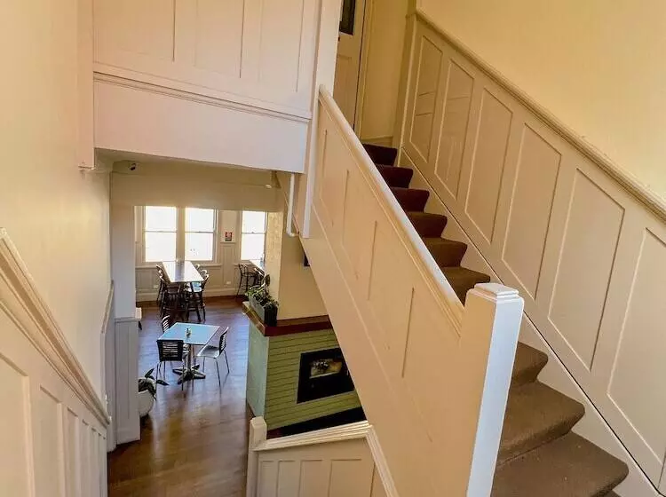 Commercial Hotel Bega