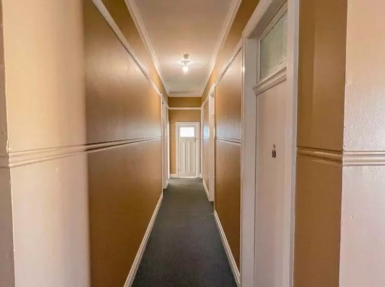 Commercial Hotel Bega