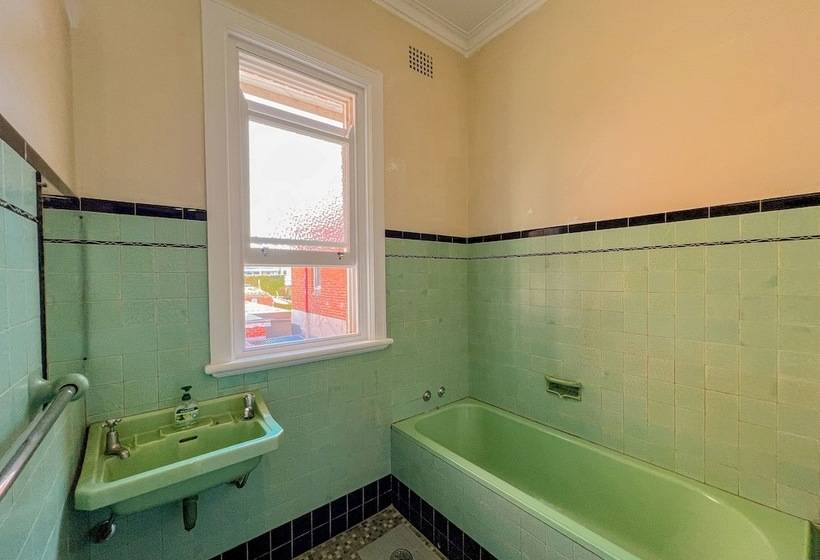 Commercial Hotel Bega