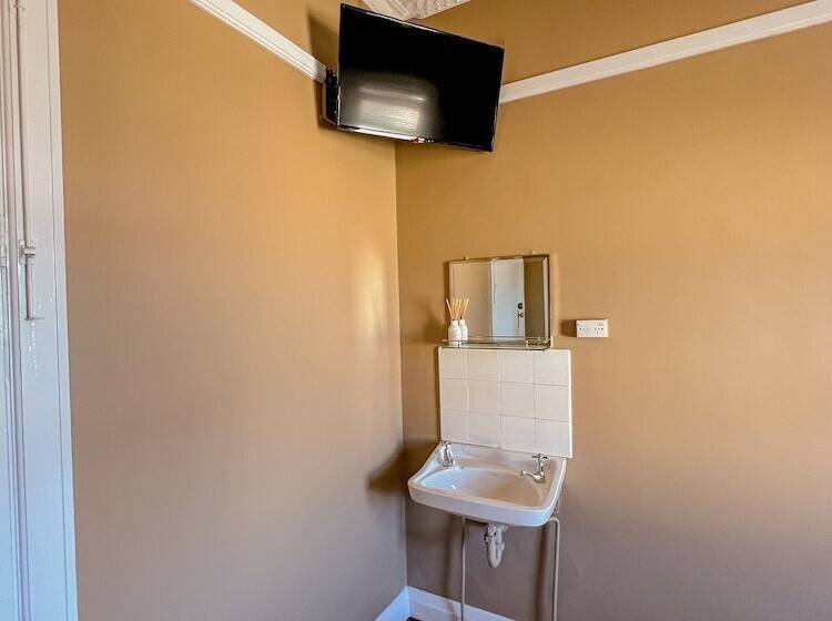 Commercial Hotel Bega