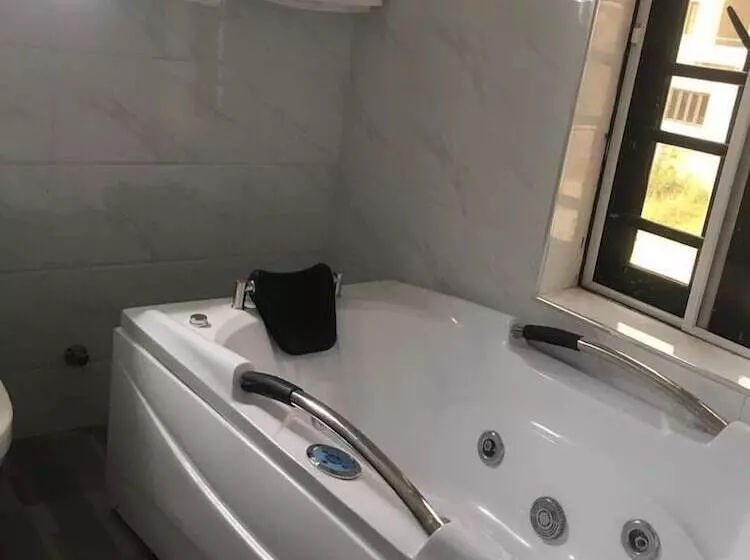 هتل Credence Resorts Aco