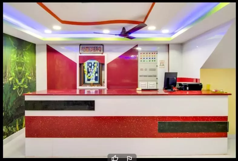 ホテル Sri Grand