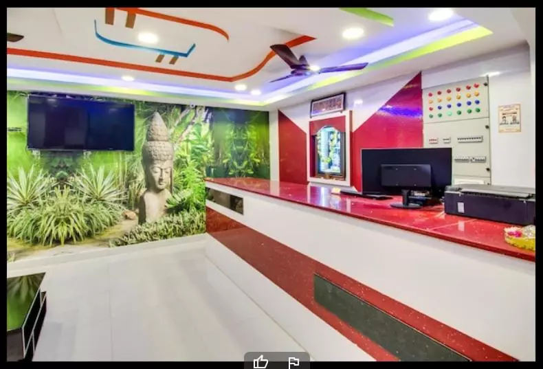 ホテル Sri Grand