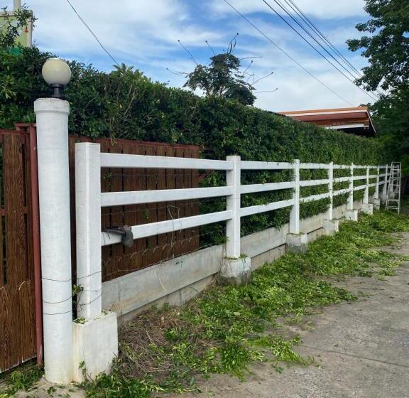 Pension ครัวบ้านไม้สัก โฮมสเตย์ เขาวงพระจันทร์ ลพบุรี