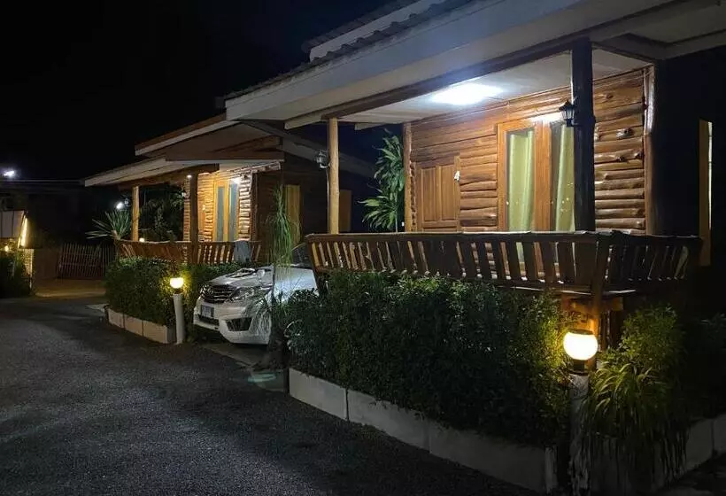 Majatalo ครัวบ้านไม้สัก โฮมสเตย์ เขาวงพระจันทร์ ลพบุรี