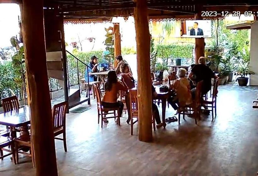 Pension ครัวบ้านไม้สัก โฮมสเตย์ เขาวงพระจันทร์ ลพบุรี