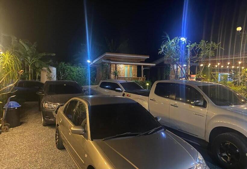 Pension ครัวบ้านไม้สัก โฮมสเตย์ เขาวงพระจันทร์ ลพบุรี