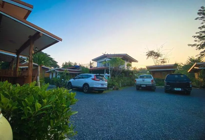 Majatalo ครัวบ้านไม้สัก โฮมสเตย์ เขาวงพระจันทร์ ลพบุรี