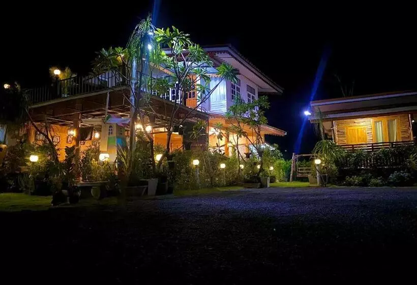 Majatalo ครัวบ้านไม้สัก โฮมสเตย์ เขาวงพระจันทร์ ลพบุรี