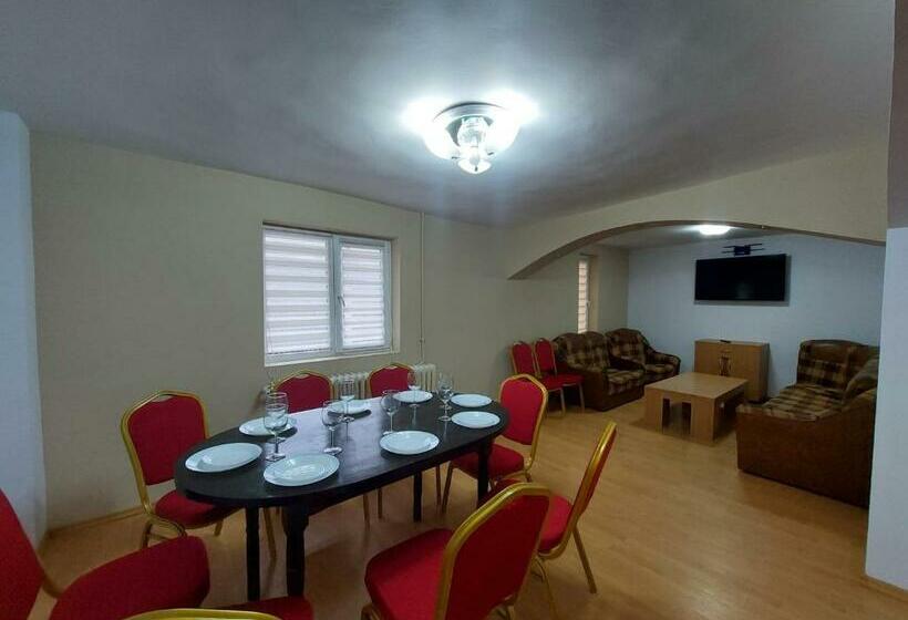 膳宿费 Casa Nib Calimanesti