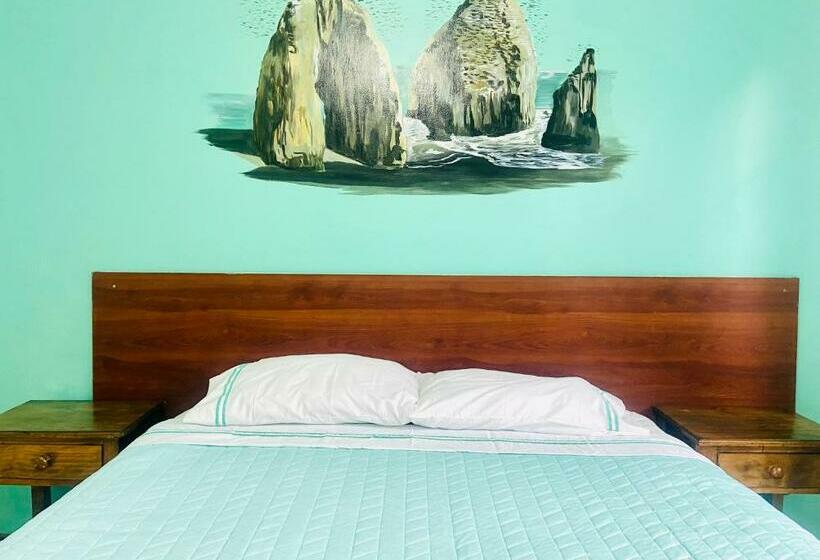 پانسیون Hostal Costa Morena