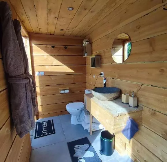 Aamiaismajoitus (B&B) La Bulle D Ardèche