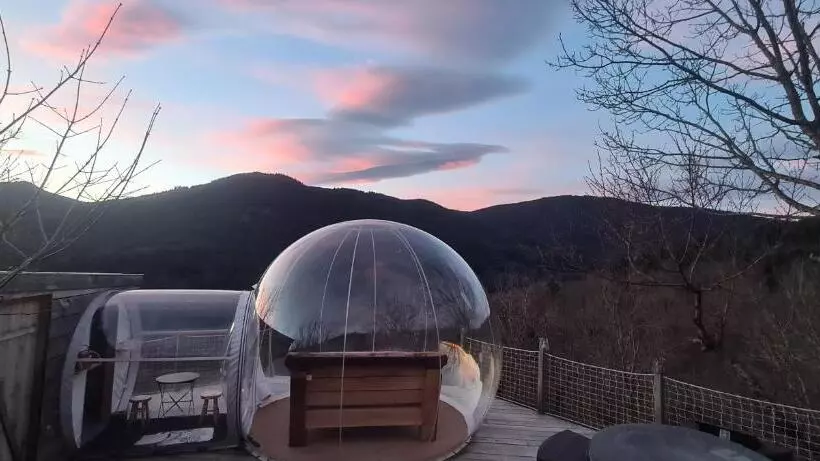 Aamiaismajoitus (B&B) La Bulle D Ardèche